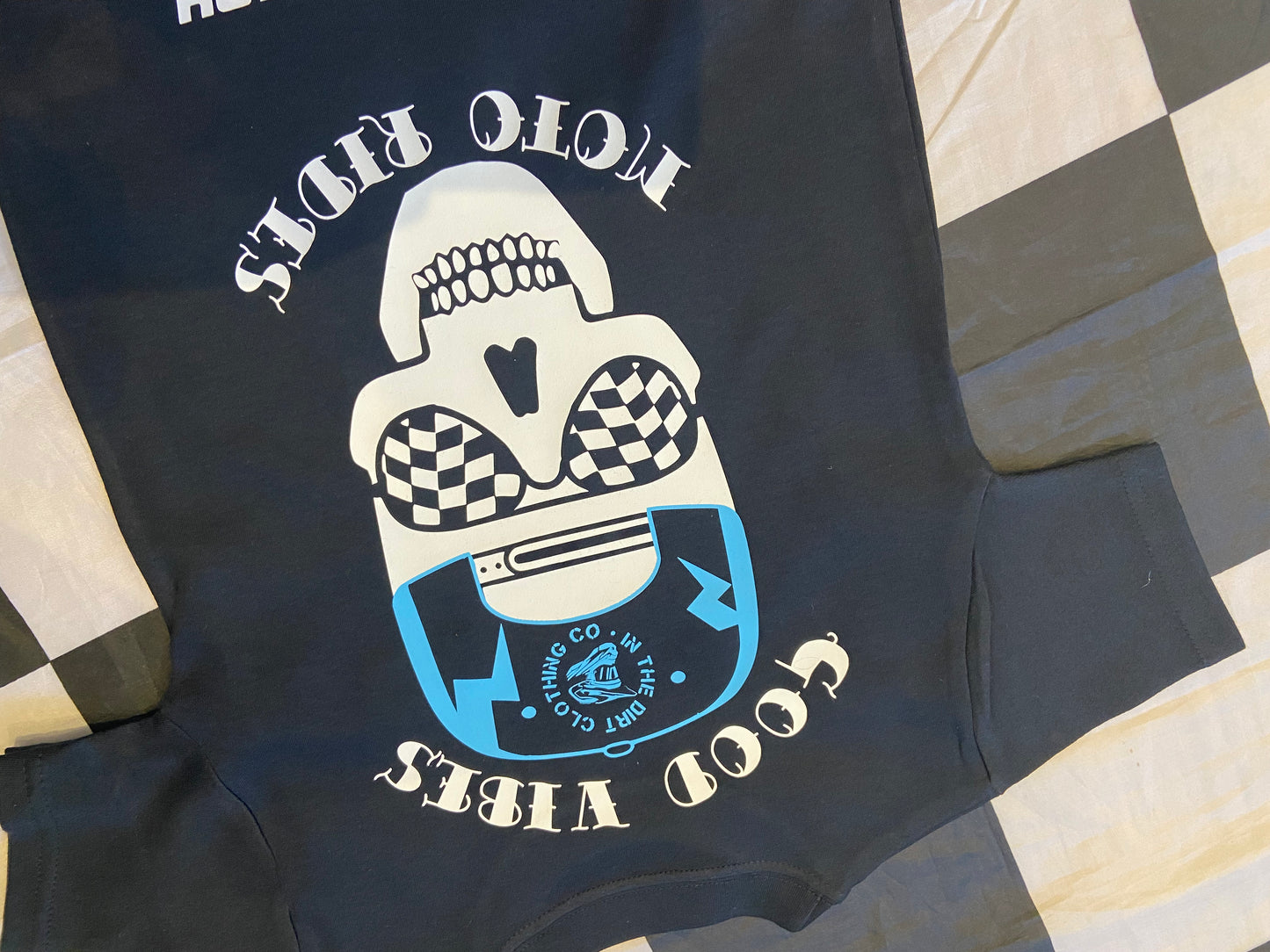 SnapBack sid skull tee. READ DESCRIPTION.